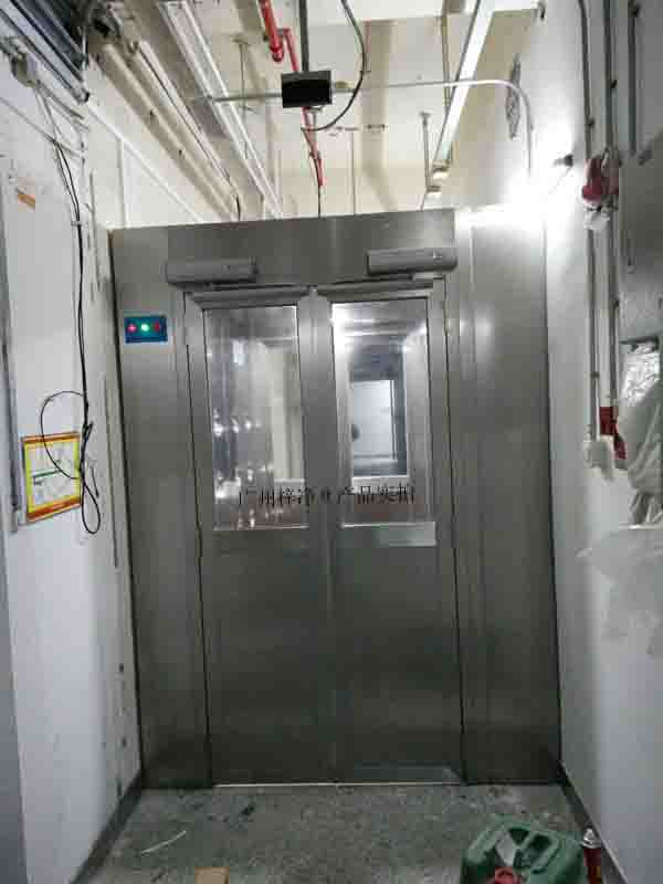 全自動風淋室又稱全自動感應空氣吹淋室或者全自動感應吹淋器 全自動風淋室又稱全自動感應空氣吹淋室或者全自動感應吹淋器